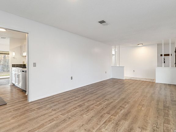4th image of 12827 La Quinta Street