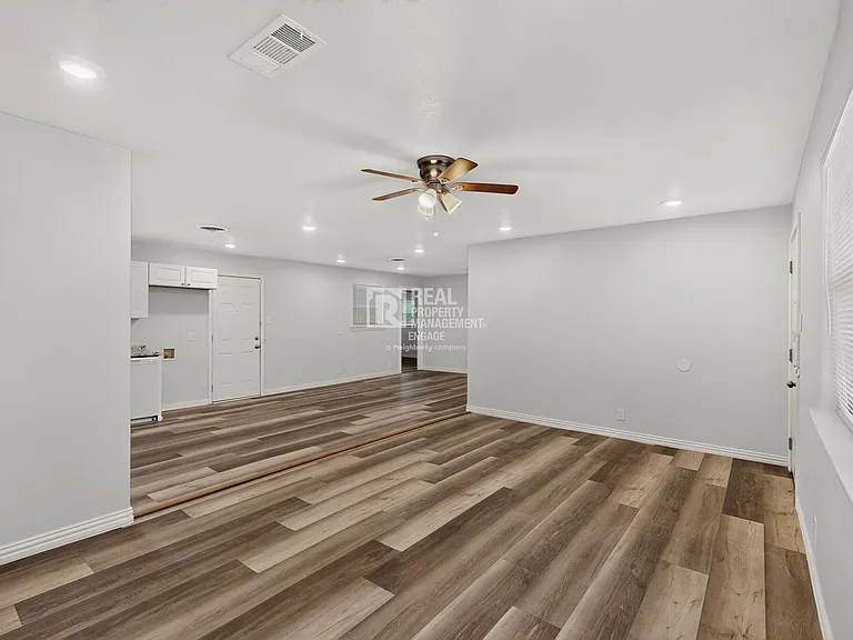 4401 Steven St — Photo 8