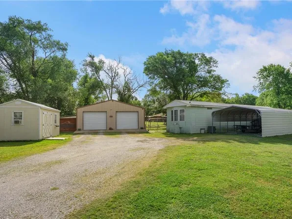 707 Lake Dr, South Coffeyville, OK 74072