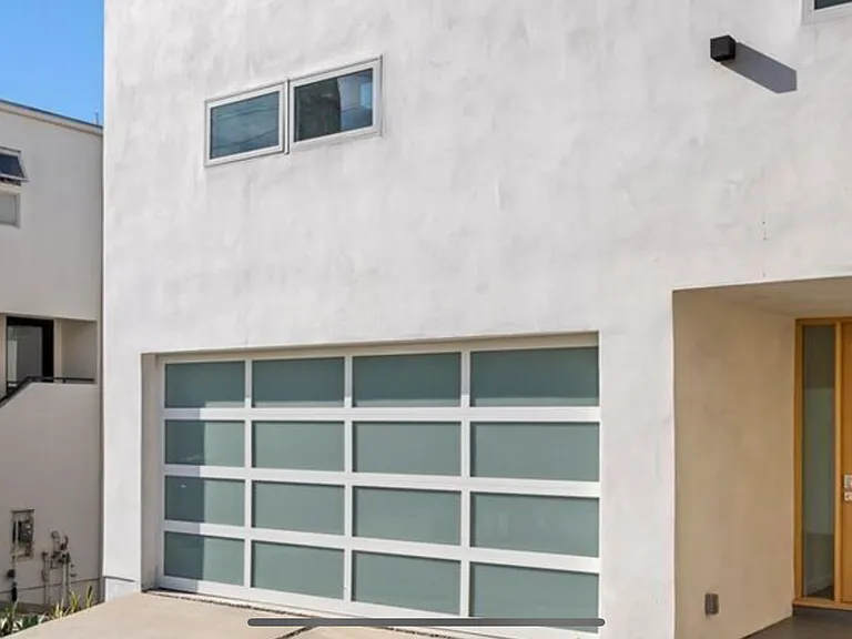 4113 Crest Dr — Photo 16