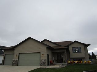 2575 Fox Hollow Ln, Owatonna, MN 55060