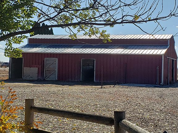3rd image of 65 W Lake Hazel Rd