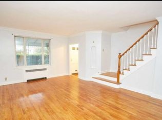 17615 77th Rd, Fresh Meadows, NY 11366