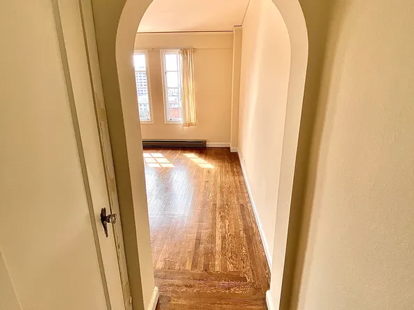 Tudor Hall Apartments, 150 17th St APT 205, Oakland, CA 94612