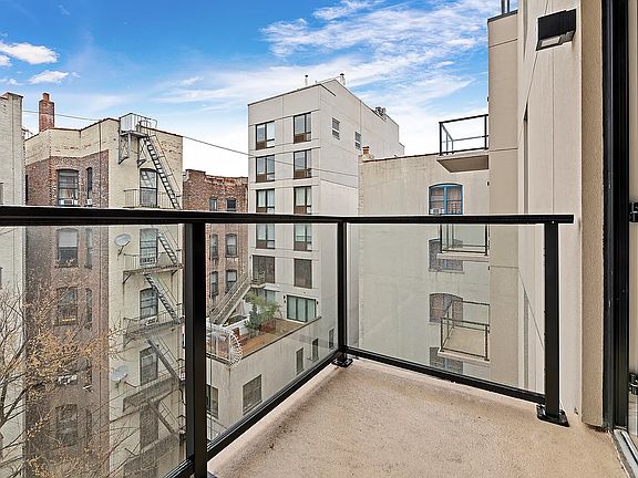 4th image of 127 W 112th St #4D