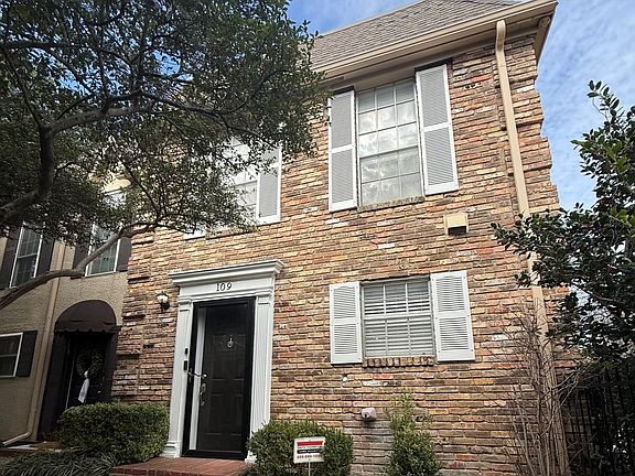 2nd image of 4017 Buena Vista St Unit 109