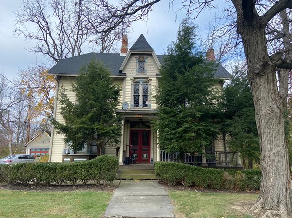147 E Bridge St #1