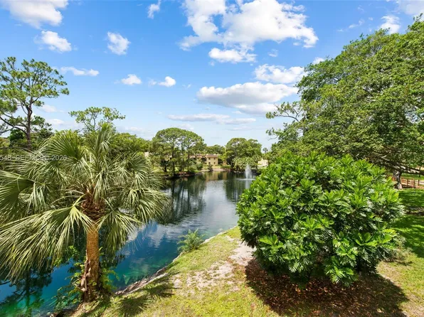 918 SW 9th Street Cir Unit 204, Boca Raton, FL 33486