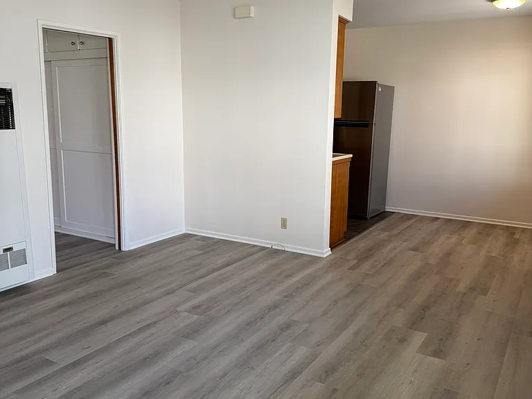 636 E California Blvd #5 — Photo 4