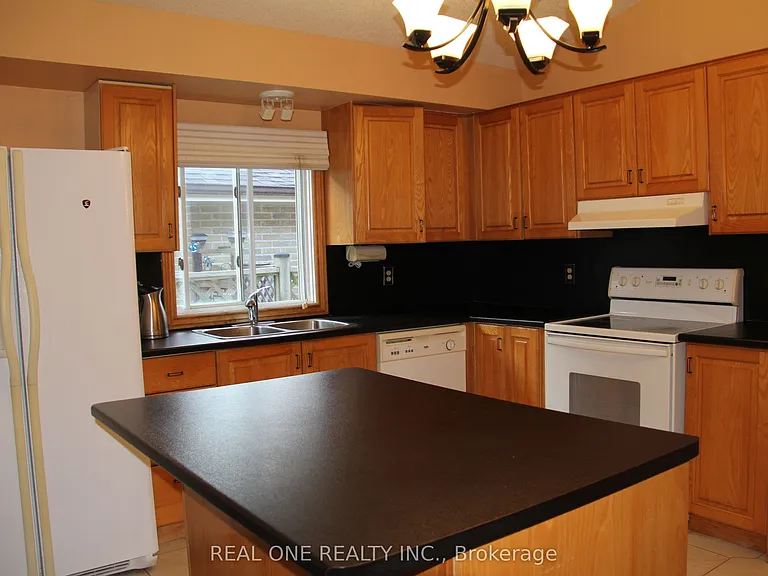 1019 Aldersbrook Rd — Photo 7