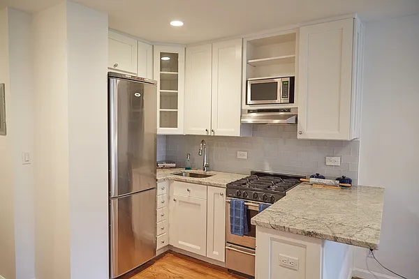 Sold by KNP Realty LLC | media 3