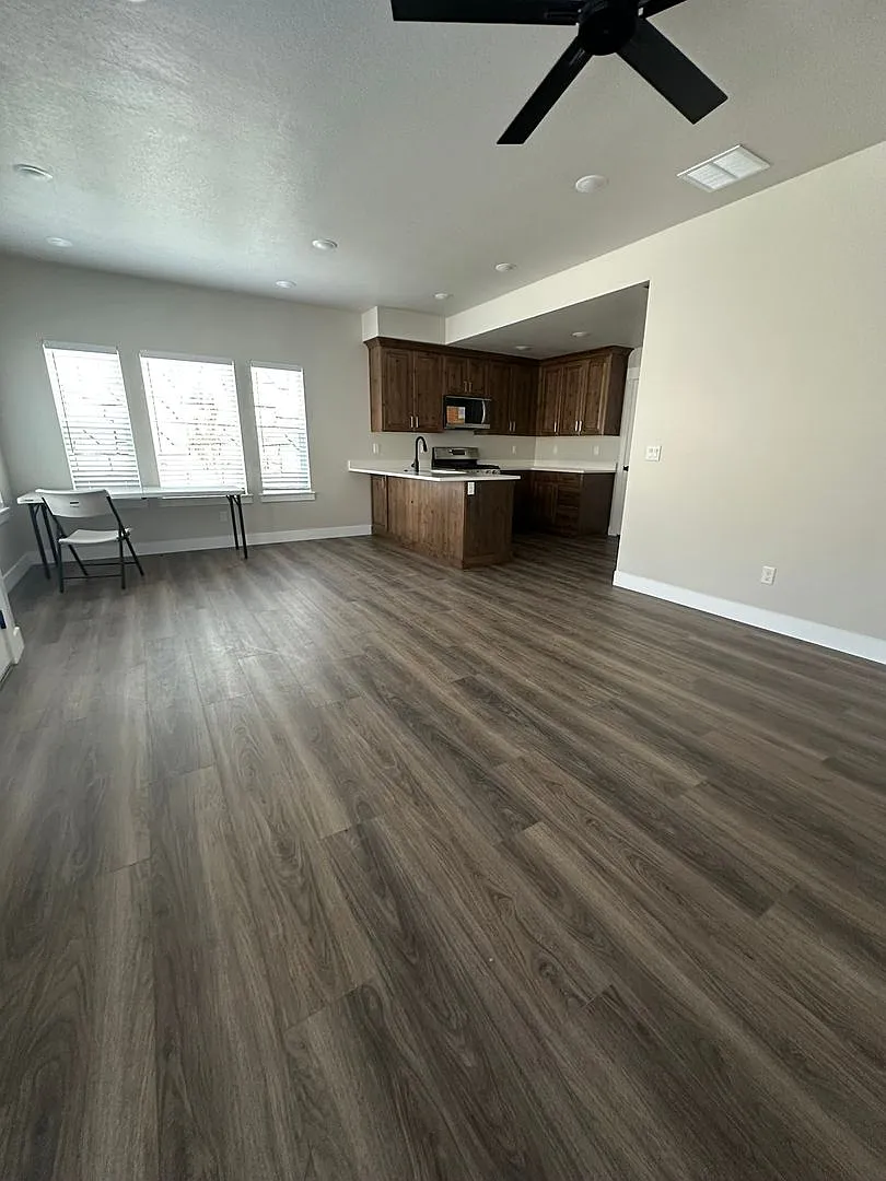 Special Deal: Get 2 Weeks Rent Free! 3 Bed, 3 Bath Townhome for Rent in Layton — Photo 4