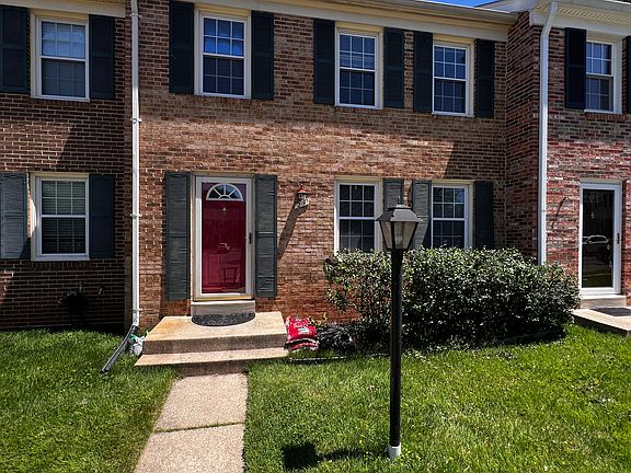 2nd image of 25 Marwood Ct