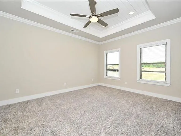 1807 Loebner Ln S #E — Photo 10