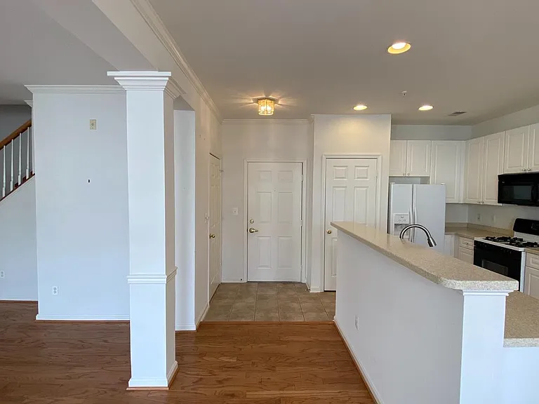 2663 Manhattan Pl #304 — Photo 17