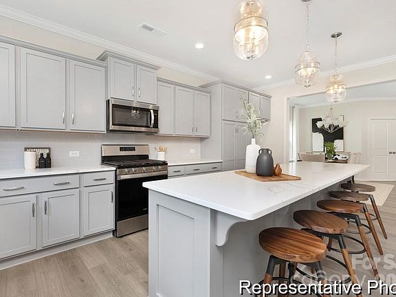 4th image of 134 Pembroke Way #22