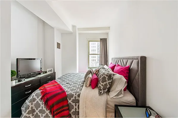 Rented by Douglas Elliman | media 11