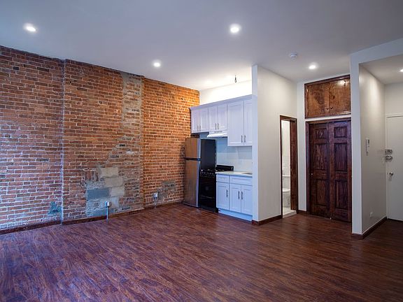 2nd image of 349 W 46th St APT 1N