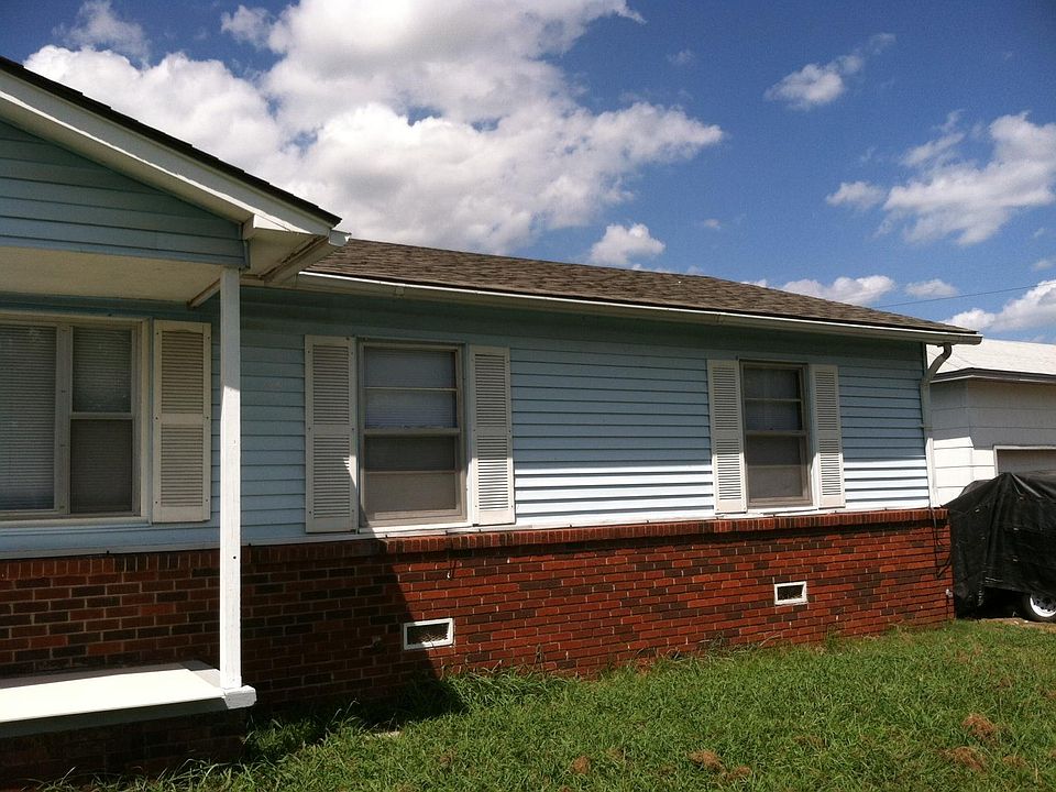 3 bdr 1 bth 1 car garage