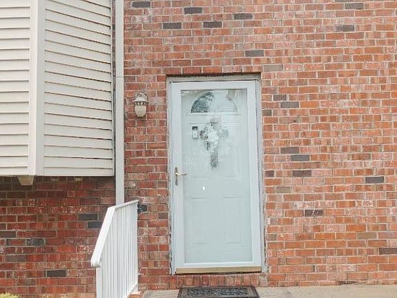 2nd image of 402 Holly Dr #402