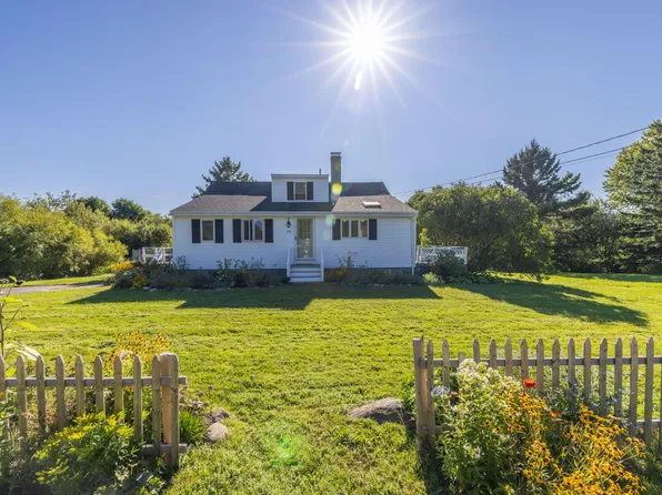 26 Lake View Terrace, Rockland, ME 04841