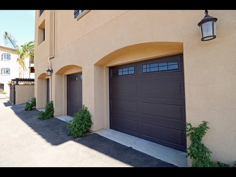 Santa Barbara Luxury Apartment Homes — Photo 51
