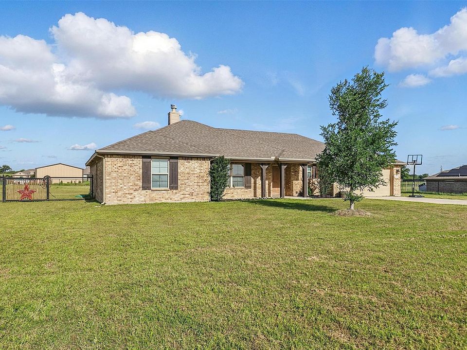 1st image of 240 Springwood Ranch Loop