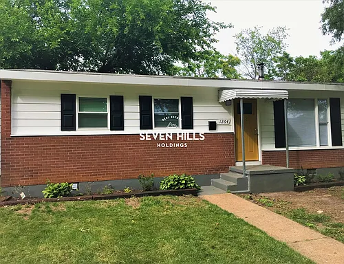 1264 Moore St Photo 1