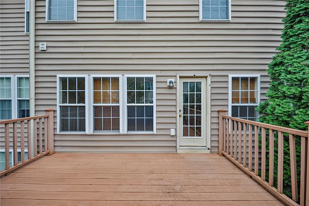 3 bed, 2.5 bath, 1776 sqft, $2,650 — Photo 3