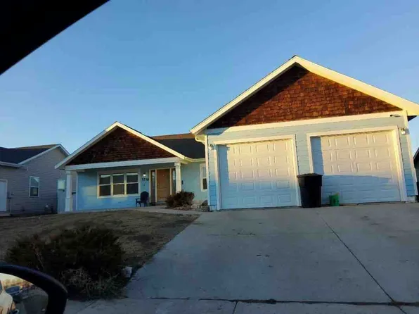 3226 32nd St W, Williston, ND 58801