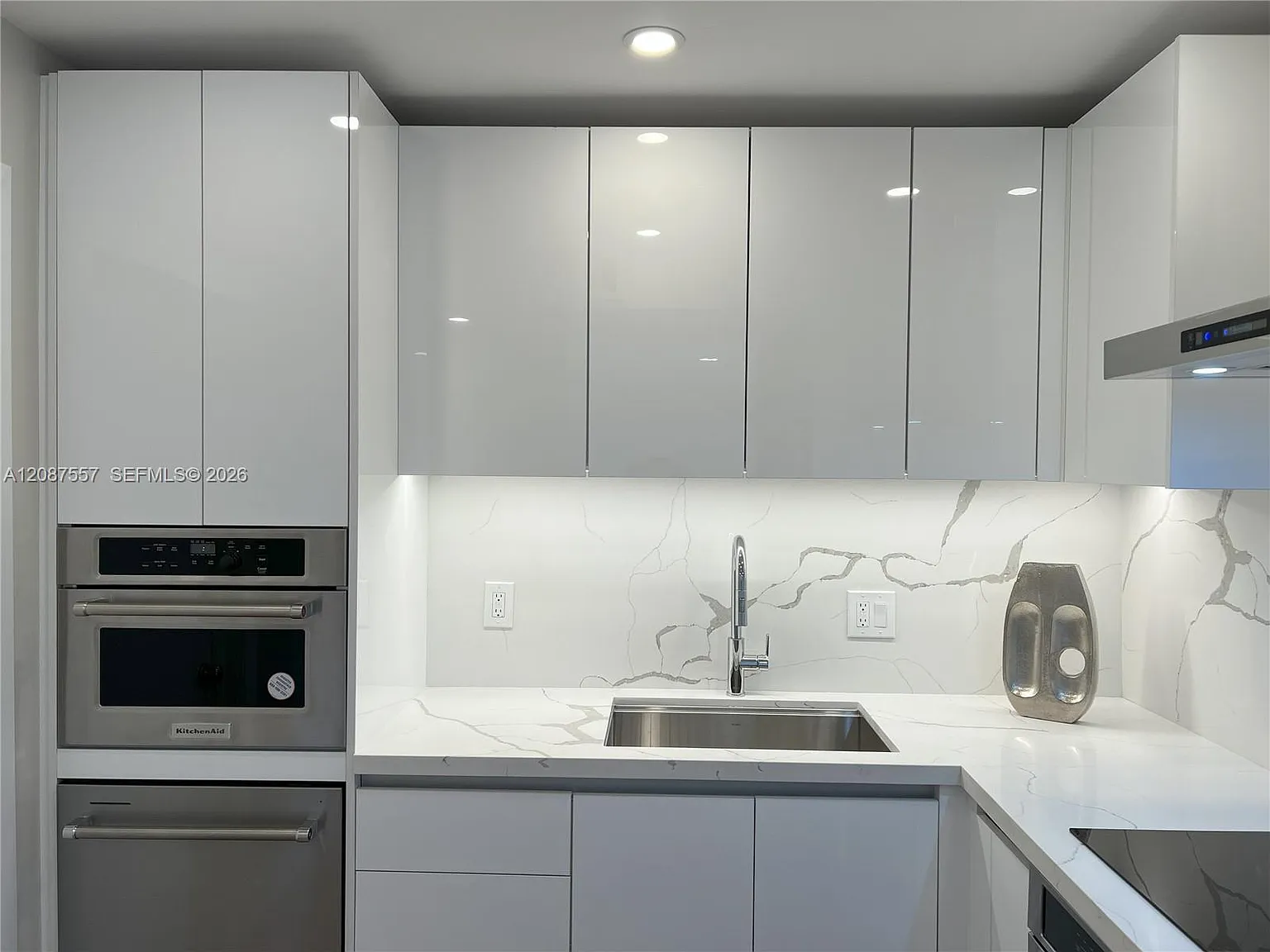Middle River Tower Condo — Photo 2