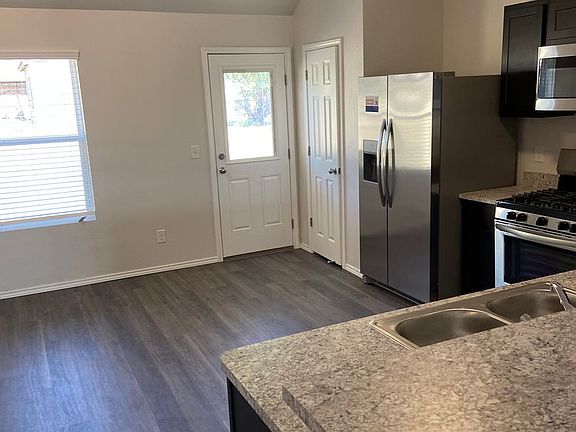 5th image of 613 Ava Dr