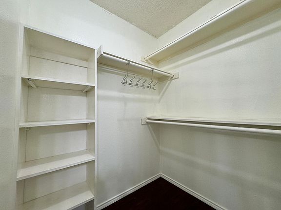 5th image of 6422 Jennie Ln