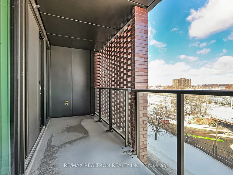 2625 Dundas St W #611 — Photo 17