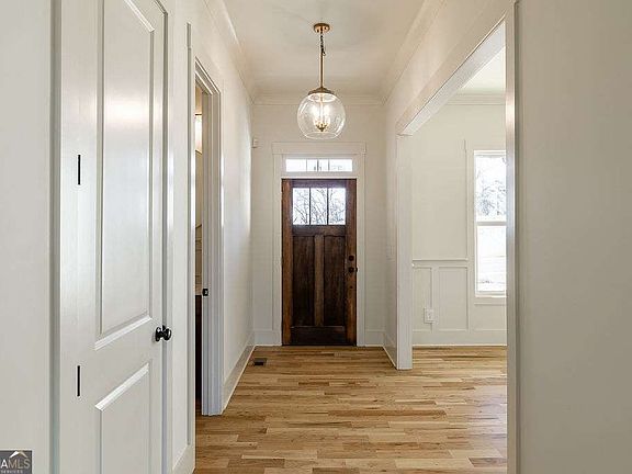 3rd image of 1657 Malcom Estates Rdg