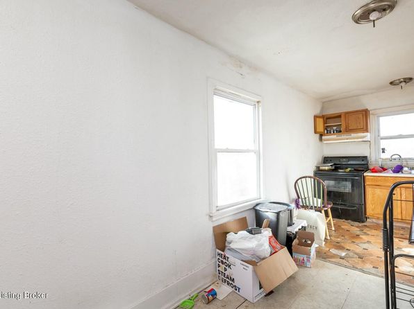 louisville-kentucky-2082374346 picture