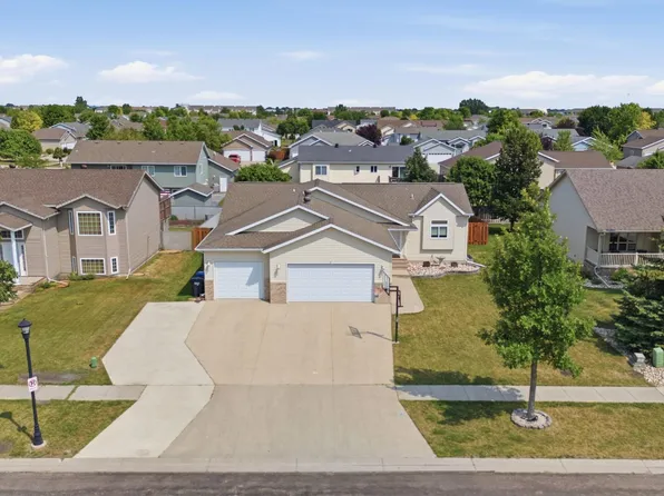 3532 Lincoln St S, Fargo, ND 58104