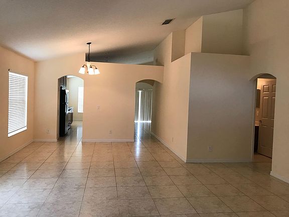 4th image of 2607 Eagle Canyon Dr N