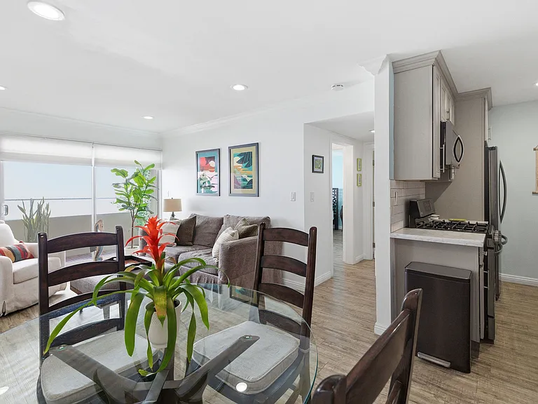 1600 Ardmore Ave #219 — Photo 12