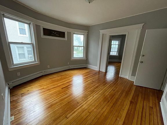 3rd image of 156 High St Floor 1