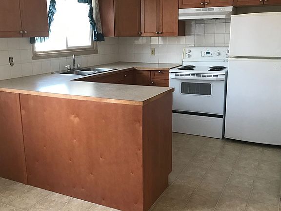 2nd image of 5924 63rd St #5924
