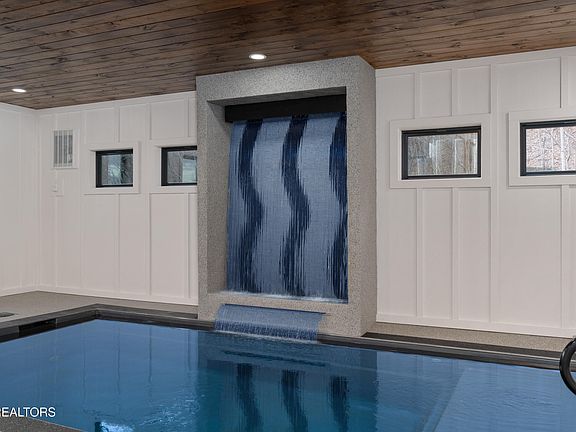 3rd image of 2349 Bluff Mountain Rd