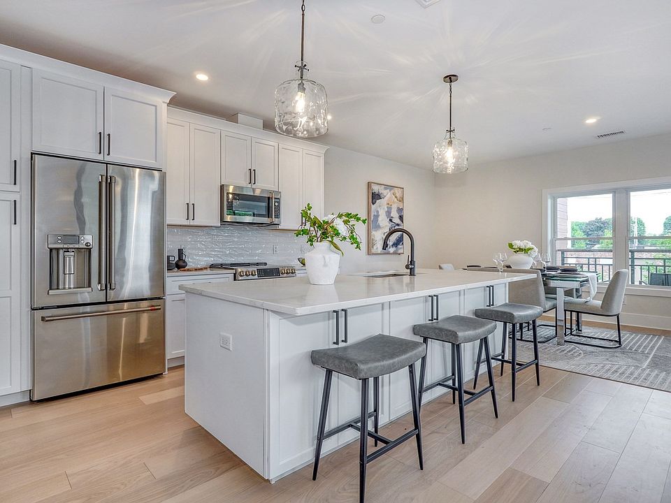 1st image of 62 Foundry St #416