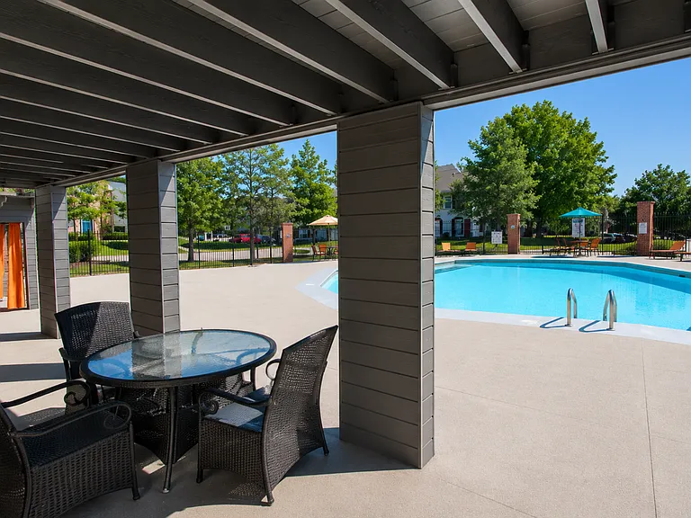 Lenexa Crossing Apartments — Photo 26