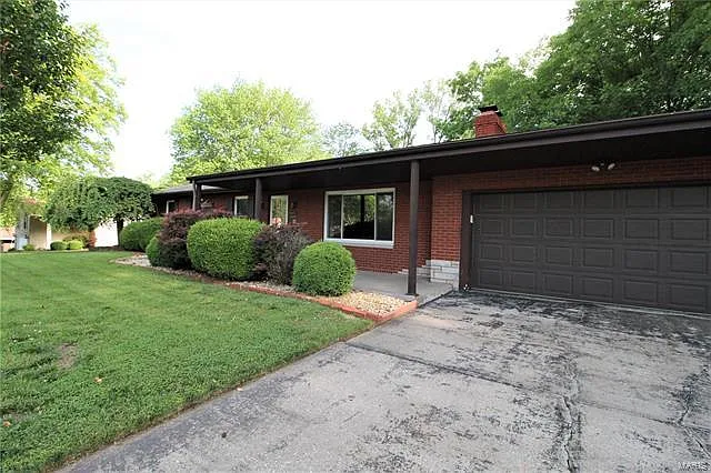 305 Glenwood Dr photo 1