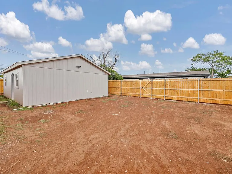 4317 Tanner Dr #B — Photo 1