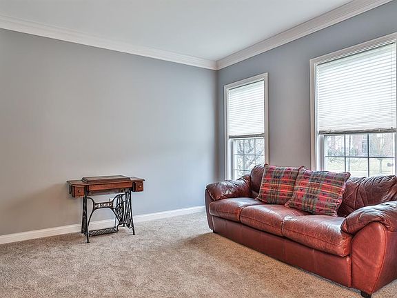 4th image of 8180 Windsor Trl