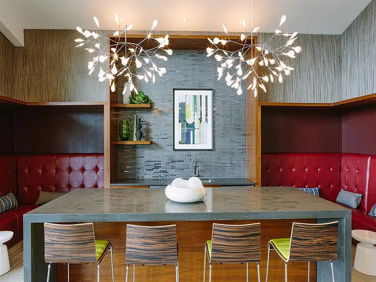 HUB 9 — Photo 15