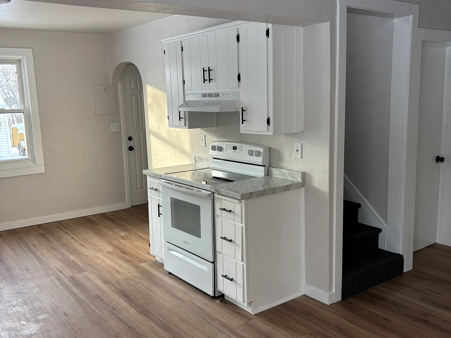 4 bed, $1,850 — Photo 2