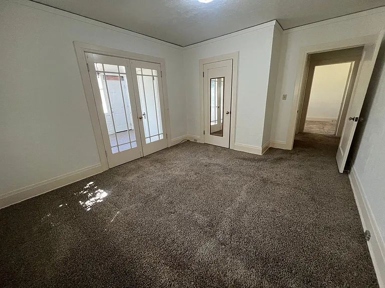925 Lincoln St — Photo 12